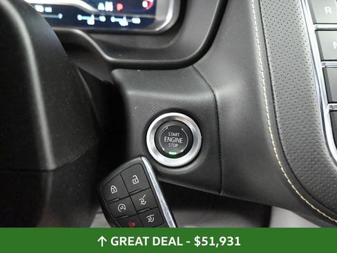 Used 2024 GMC Yukon SLT image 43