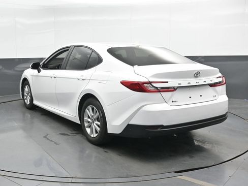 Used 2025 Toyota Camry LE FWD image 9