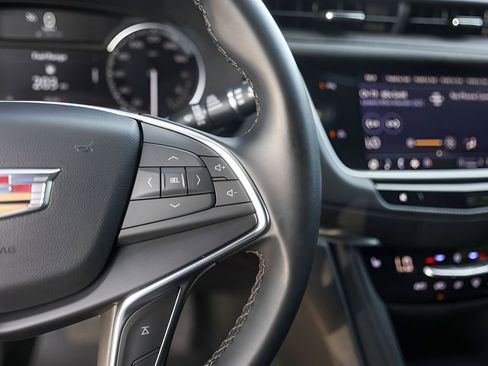Used 2025 Cadillac XT5 Luxury w/ LPO, Floor Liner Package FWD image 13