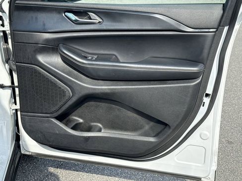 Used 2024 Jeep Grand Cherokee L Laredo image 14