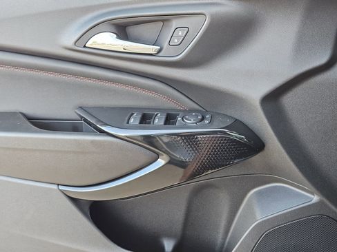 New 2026 Chevrolet Trax RS w/ Sunroof Package FWD image 23