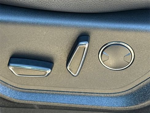 Used 2018 Ford Expedition Limited image 23