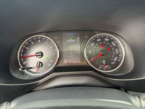 Used 2020 Toyota RAV4 XLE w/ Convenience Package image 20