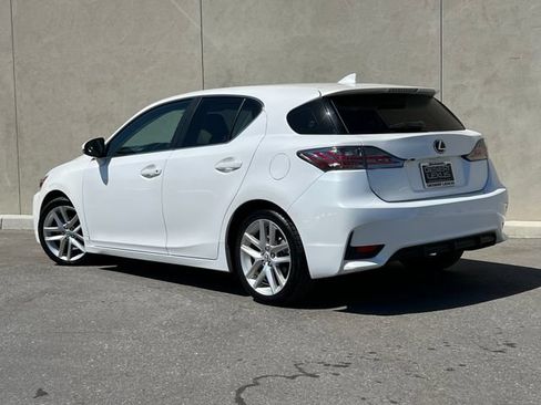 Used 2016 Lexus CT 200h w/ Navigation Package FWD image 7