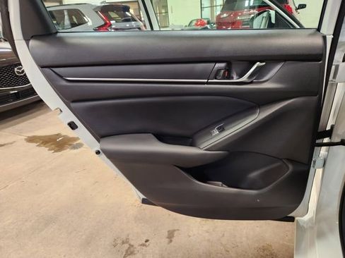 Used 2018 Honda Accord Sport image 22