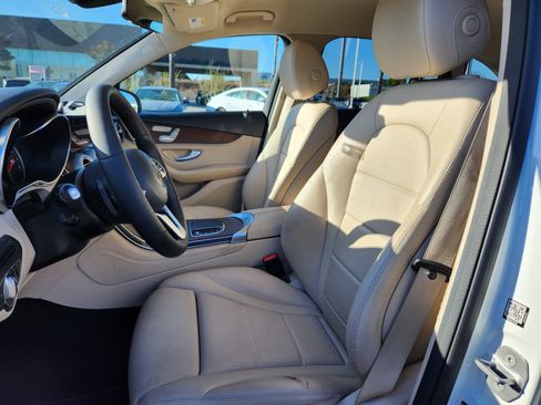 Used 2021 Mercedes-Benz GLC 300 image 11
