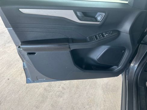 Used 2021 Ford Escape S image 24