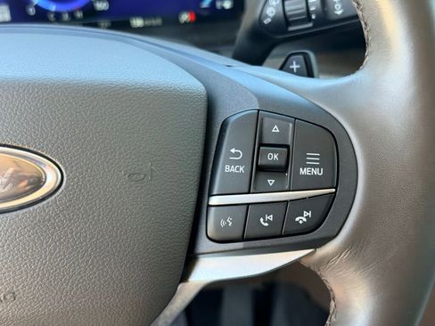 Used 2020 Ford Explorer Platinum w/ Premium Technology Package image 28