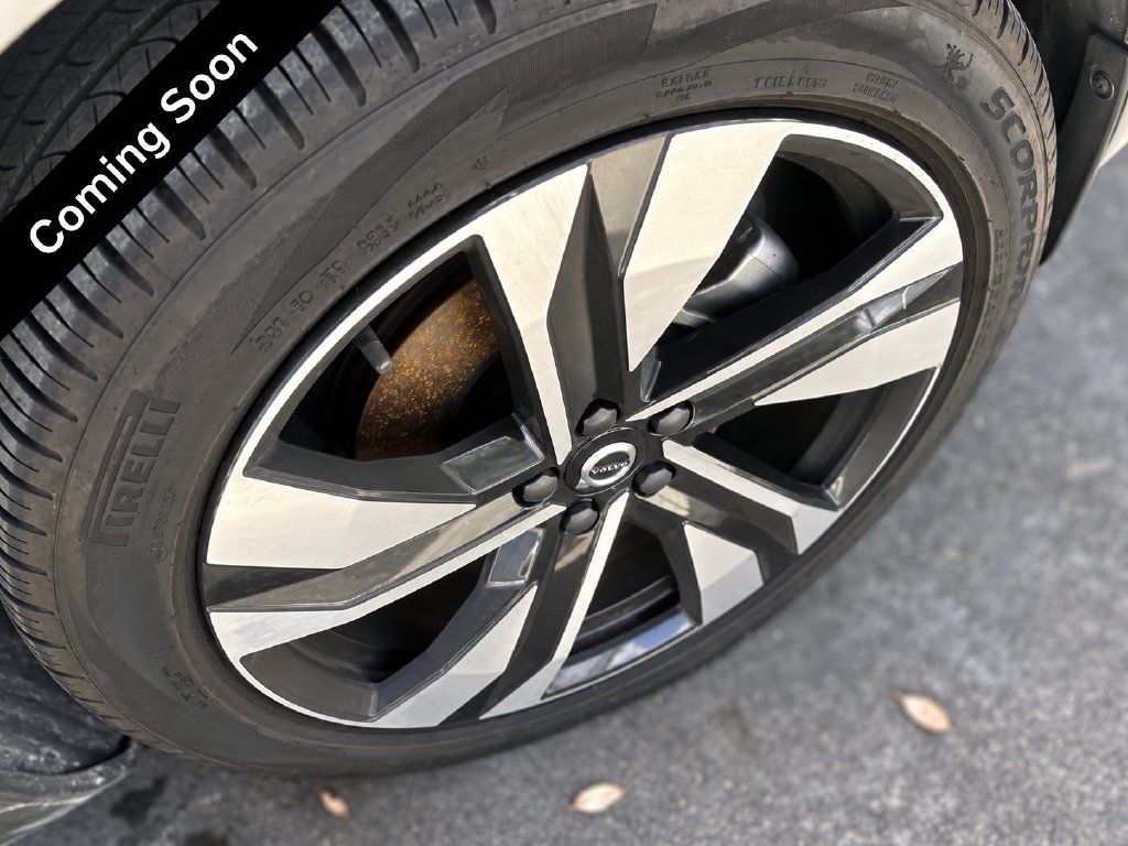 Certified 2024 Volvo XC40 B5 Ultimate w/ Protection Package Premier AWD/4WD image 9