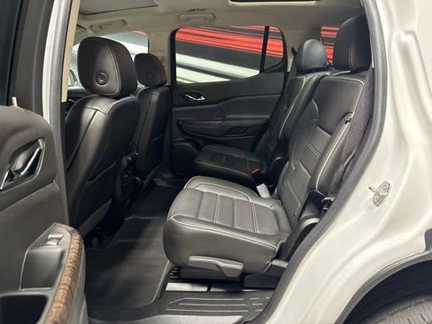 Used 2021 GMC Acadia Denali w/ Denali Technology Package FWD image 13
