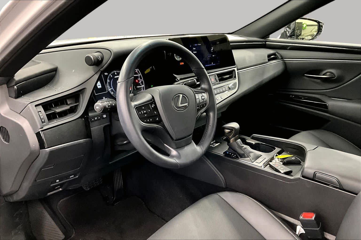 Used 2025 Lexus ES 350 w/ Accessory Package (Z2) FWD image 17