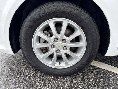 Used 2020 Chevrolet Sonic LT w/ Convenience Package image 31