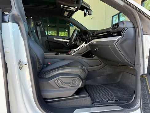 Used 2021 Lamborghini Urus image 26