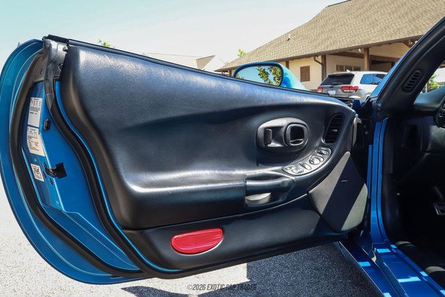 Used 1998 Chevrolet Corvette Coupe w/ Roof Pkg RWD image 53