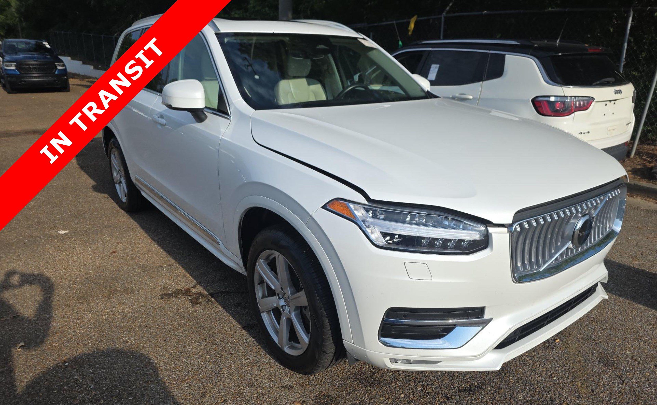 Used 2024 Volvo XC90 B5 Core AWD/4WD image 5