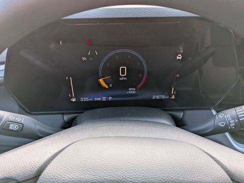 Used 2025 Chevrolet TrailBlazer LT AWD/4WD image 15