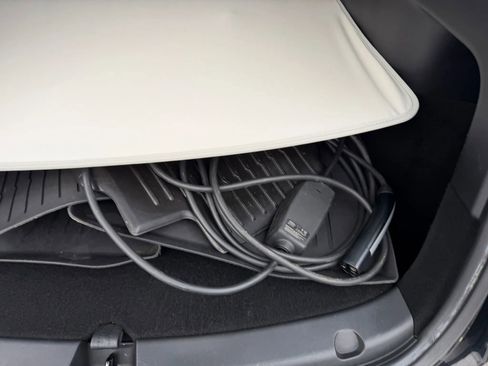 Used 2021 Tesla Model Y Long Range image 46