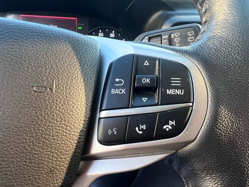 Used 2022 Ford Explorer XLT image 26