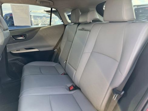 Used 2022 Toyota Venza Limited image 15