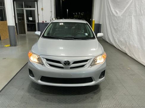Used 2013 Toyota Corolla L FWD image 2