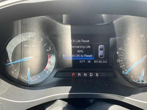 Used 2016 Ford Fusion SE FWD image 10