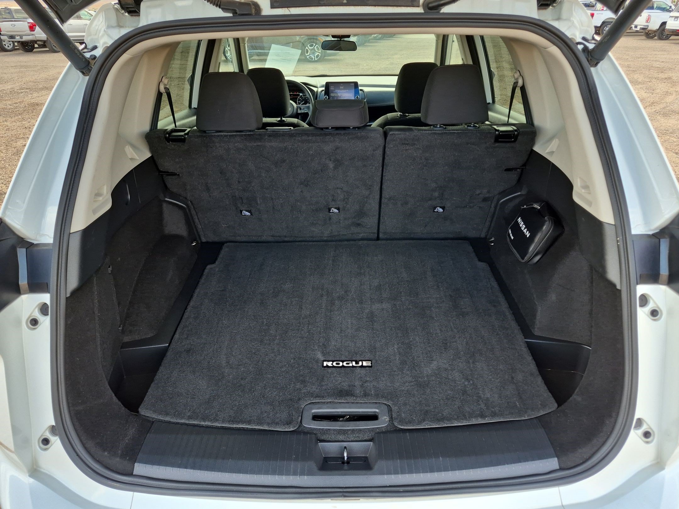 Used 2024 Nissan Rogue SV FWD image 27