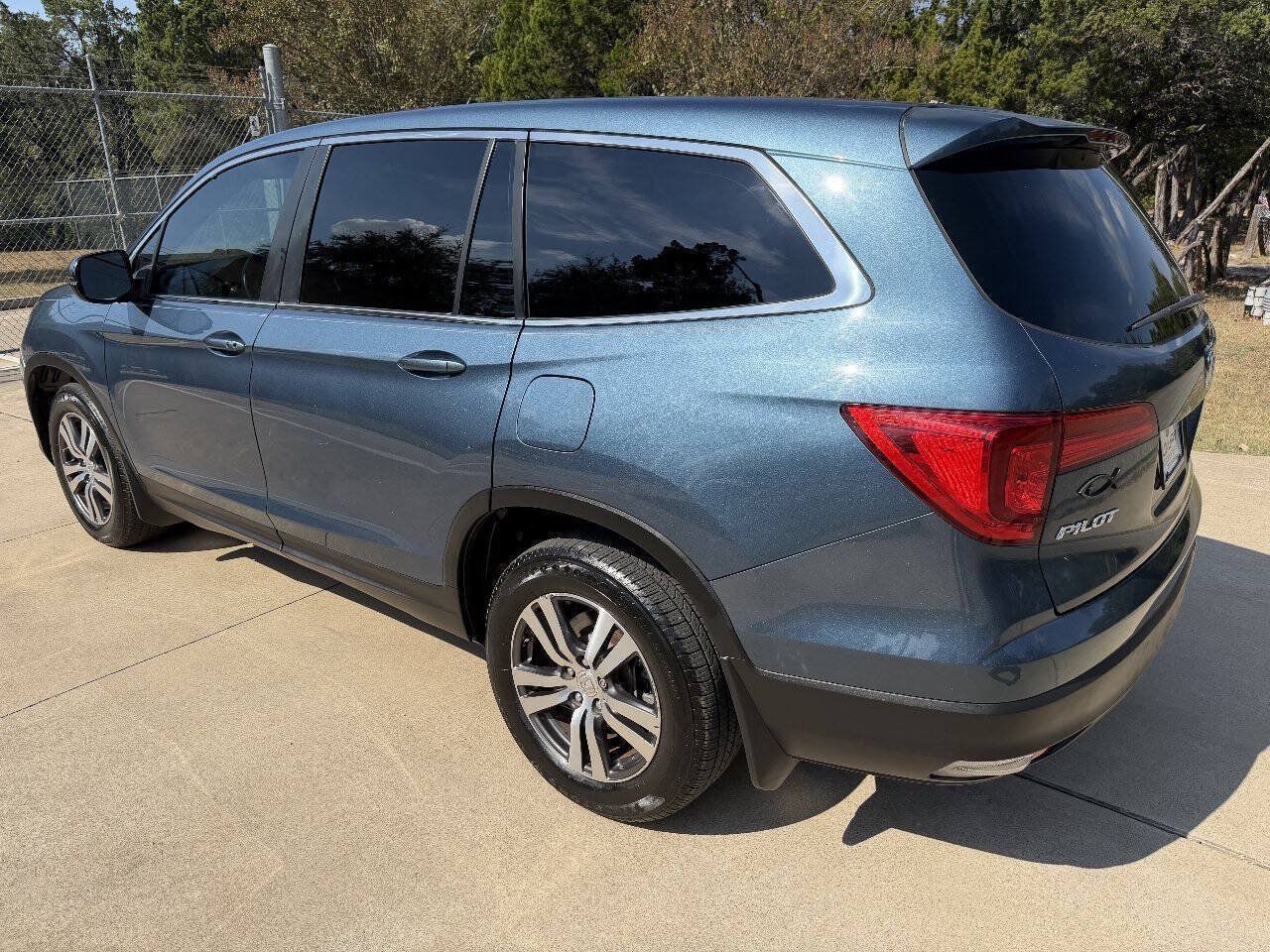 Used 2017 Honda Pilot EX-L image 10