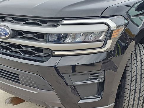 Used 2024 Ford Expedition Max XLT image 36