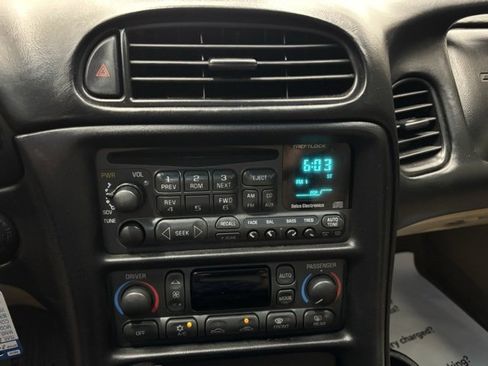 Used 1998 Chevrolet Corvette Coupe w/ Memory Pkg image 19