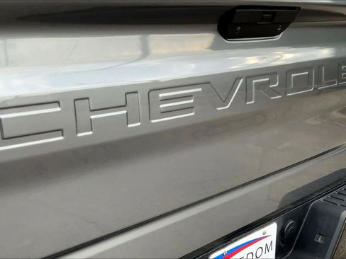 Used 2021 Chevrolet Silverado 1500 LT Trail Boss w/ Convenience Package II image 33