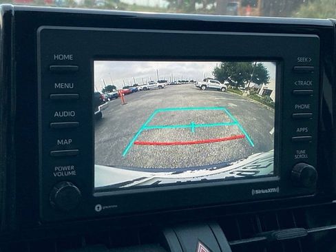 Used 2021 Toyota RAV4 XLE FWD image 18
