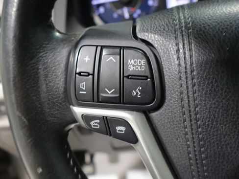 Used 2015 Toyota Sienna XLE AWD/4WD image 30