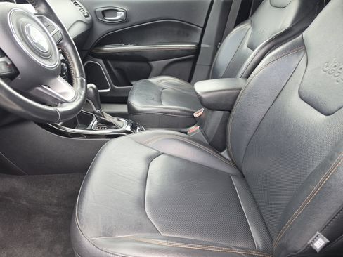 Used 2019 Jeep Compass Limited FWD image 16