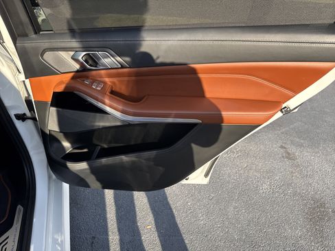 Used 2022 BMW ALPINA XB7 image 38