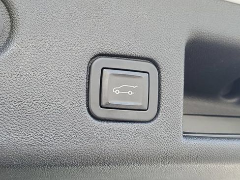 Used 2019 Chevrolet Equinox LT FWD image 8