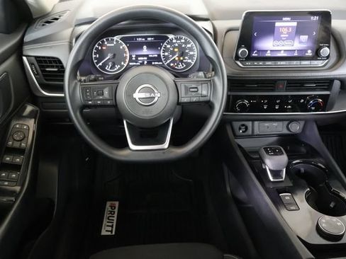 Used 2024 Nissan Rogue S AWD/4WD image 17