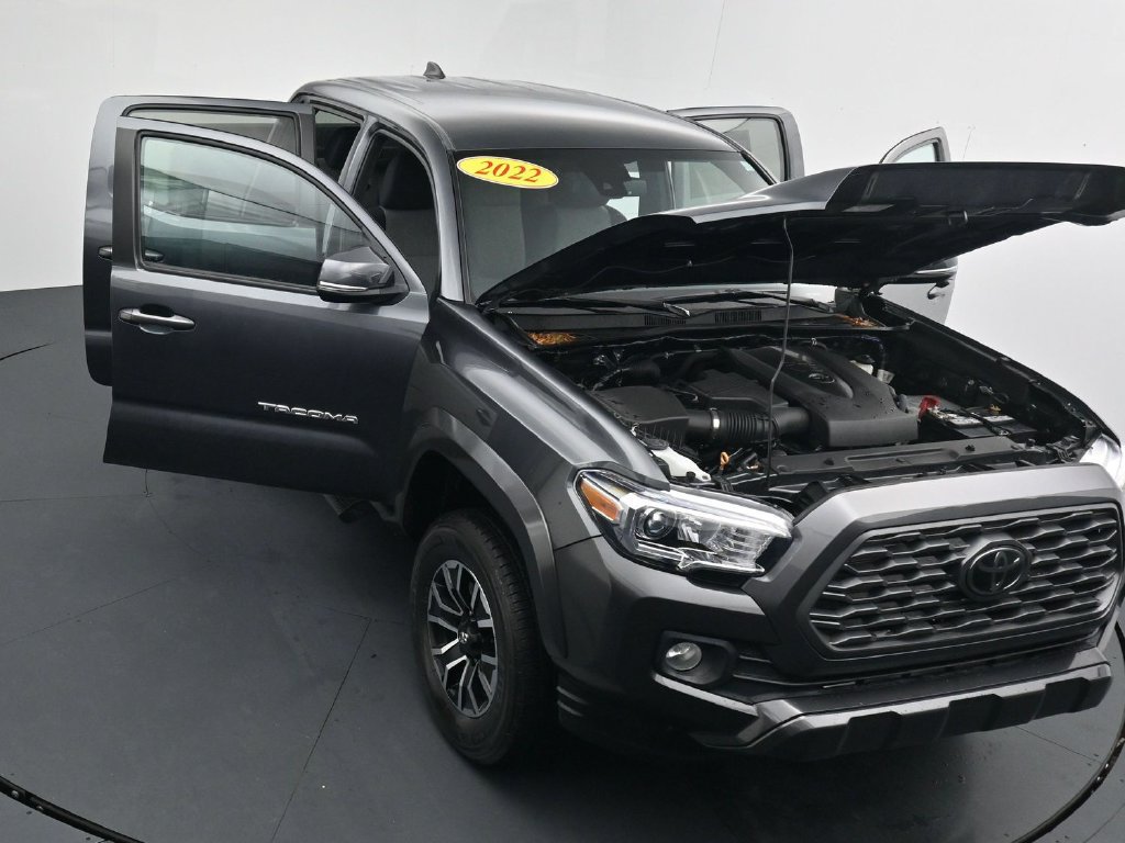 Used 2022 Toyota Tacoma TRD Sport w/ Technology Package AWD/4WD image 39