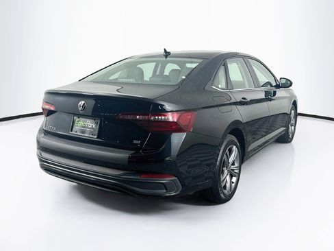 Used 2024 Volkswagen Jetta SE FWD image 9