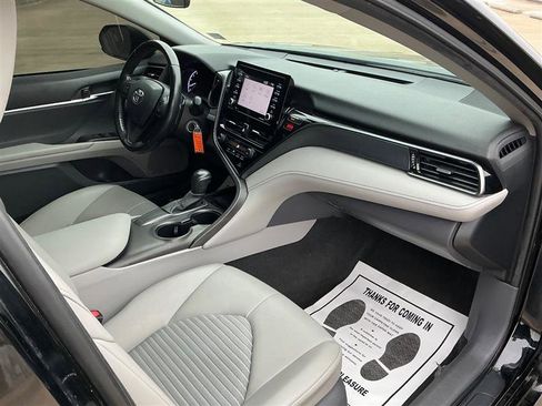 Used 2021 Toyota Camry SE FWD image 34