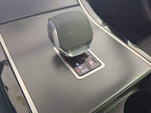 Used 2025 Land Rover Range Rover Velar Dynamic SE image 22