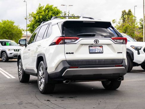Used 2019 Toyota RAV4 Limited w/ Carpet Mat Package image 4