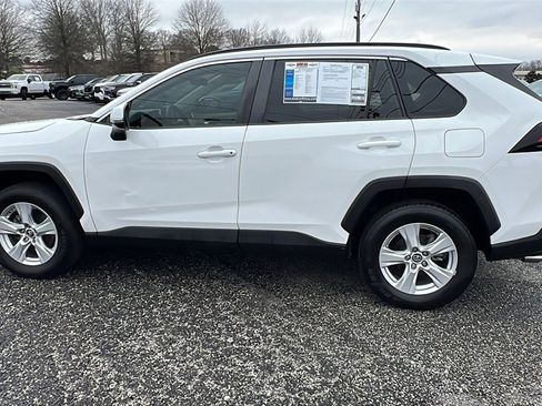 Used 2019 Toyota RAV4 XLE image 8