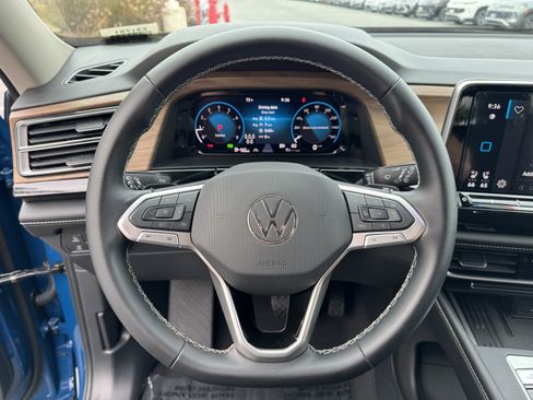 Used 2026 Volkswagen Atlas SE FWD image 18