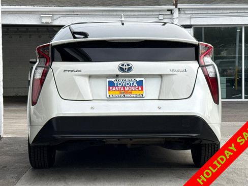 Used 2018 Toyota Prius Two image 5