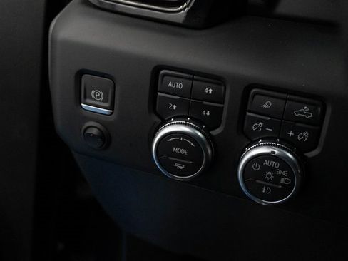 Used 2022 GMC Sierra 1500 AT4X image 29