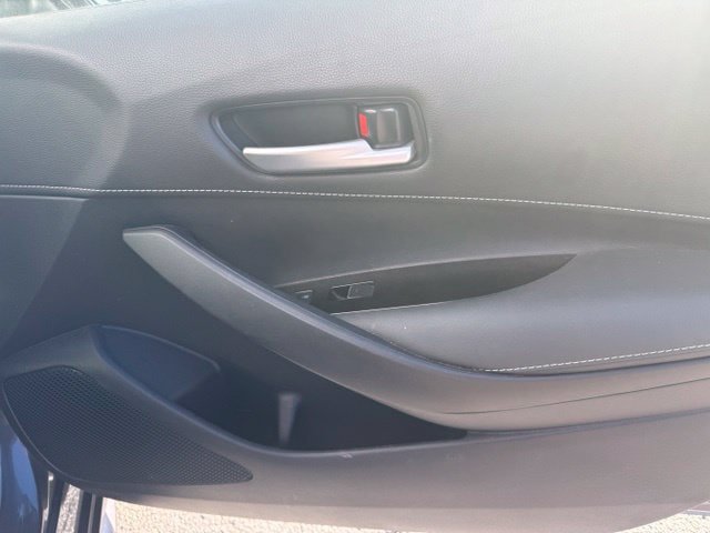 Used 2021 Toyota Corolla SE w/ SE Preferred Package FWD image 13