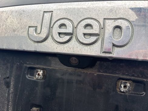 Used 2013 Jeep Grand Cherokee Limited image 12