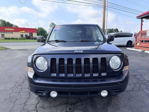 Used 2014 Jeep Patriot Latitude FWD image 2