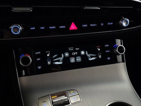 Used 2026 Genesis GV70 3.5T Sport Advanced image 27