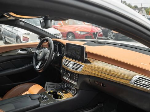 Used 2015 Mercedes-Benz CLS 400 4MATIC w/ Premium 1 Package image 11